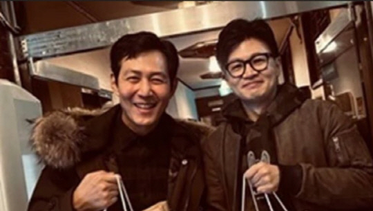 한동훈 법무부 장관과 배우 이정재씨<온라인 커뮤니티 캡처>